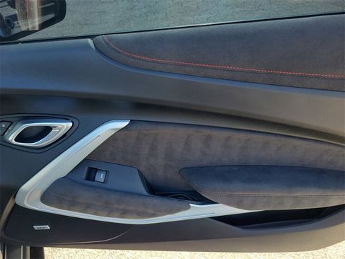 Used 2021 Chevrolet Camaro ZL1 image 18