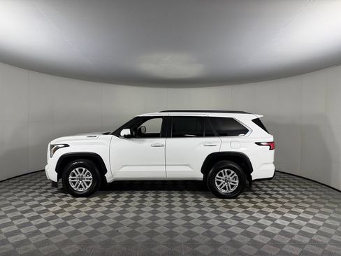 Used 2025 Toyota Sequoia SR5 AWD/4WD image 10