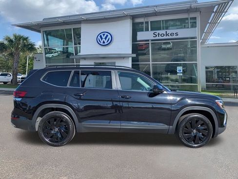 New 2026 Volkswagen Atlas SE FWD image 3