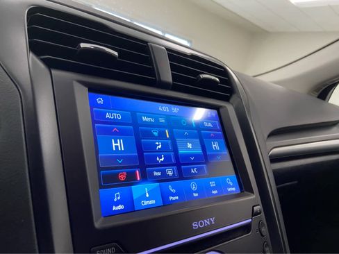 Used 2020 Ford Fusion Titanium image 21