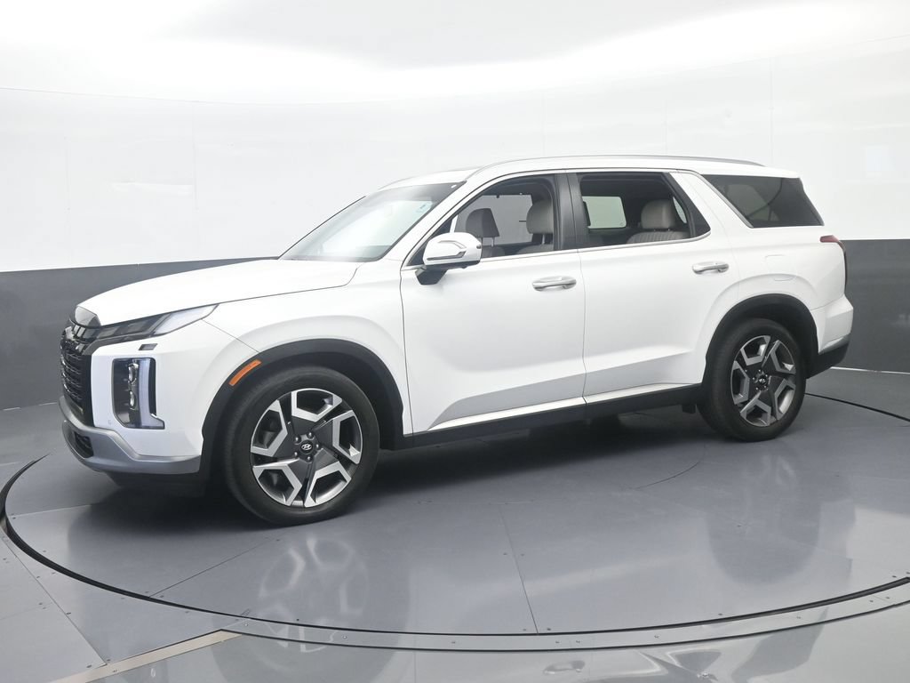 Used 2024 Hyundai Palisade Limited FWD image 2