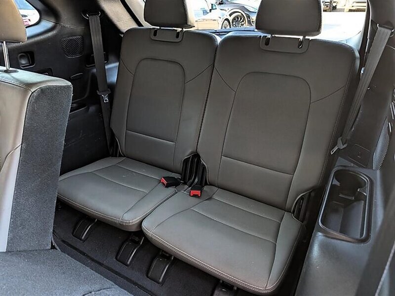 Used 2017 Hyundai Santa Fe FWD image 27