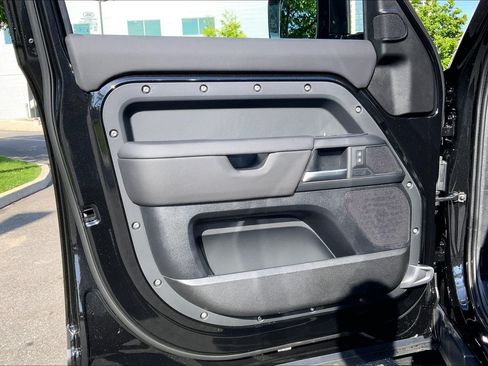 New 2026 Land Rover Defender 110 X-Dynamic SE AWD/4WD image 10