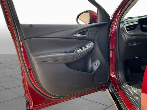 Used 2025 Buick Encore GX Sport Touring w/ Advanced Technology Package FWD image 21