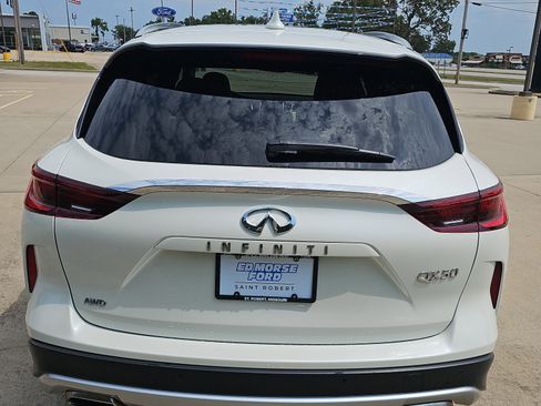 Used 2022 INFINITI QX50 Essential image 5
