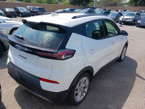 Used 2022 Chevrolet Bolt EUV LT FWD image 2
