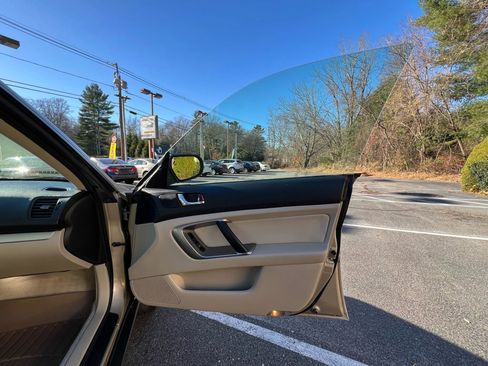Used 2008 Subaru Outback 2.5i L.L. Bean image 30