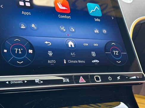 Used 2025 Mercedes-Benz C 300 4MATIC Sedan image 21