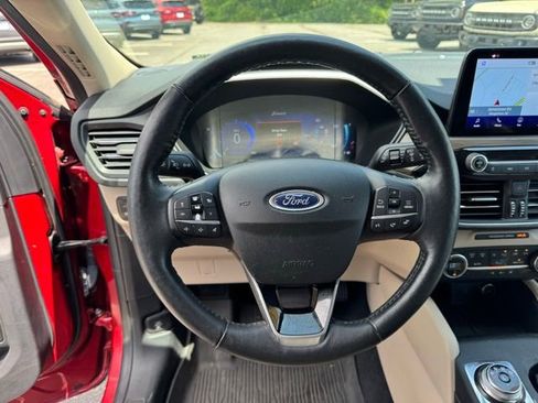 Used 2020 Ford Escape Titanium FWD image 20