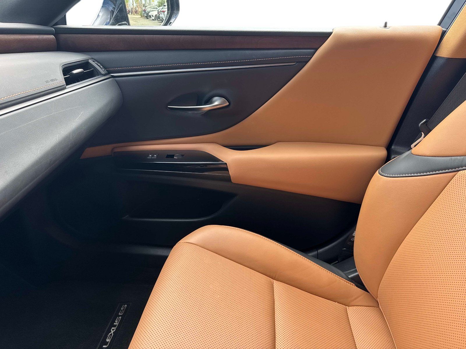 Used 2024 Lexus ES 350 w/ Premium Package FWD image 22