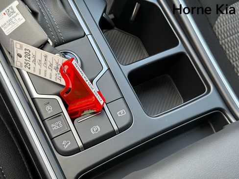 New 2025 Kia Sorento LX image 16