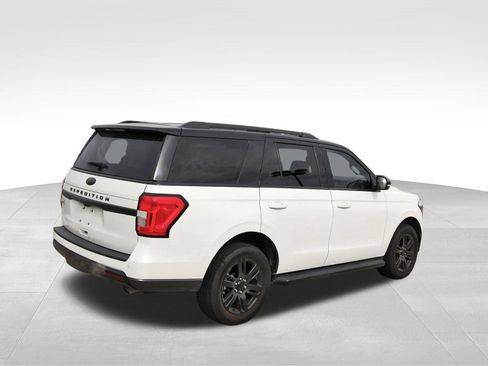 Used 2022 Ford Expedition XLT image 4