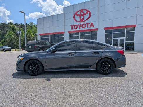 Used 2024 Honda Civic Sport image 2