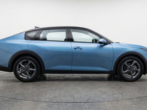 Used 2025 Kia K4 LXS image 11