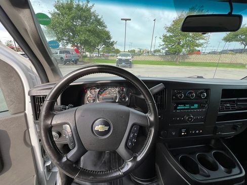Used 2022 Chevrolet Express 2500 w/ Driver Convenience Package RWD image 30