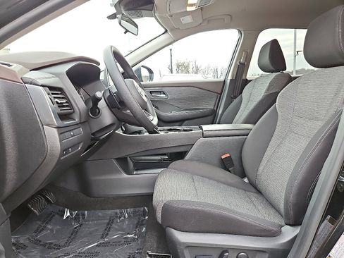 Certified 2023 Nissan Rogue SV image 13