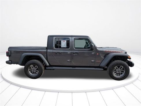 Used 2024 Jeep Gladiator Mojave w/ Convenience Group image 3