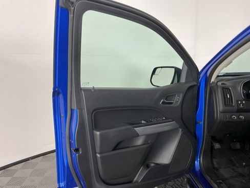 Used 2020 Chevrolet Colorado ZR2 image 11