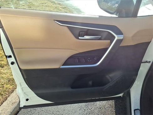New 2025 Toyota RAV4 XLE image 11