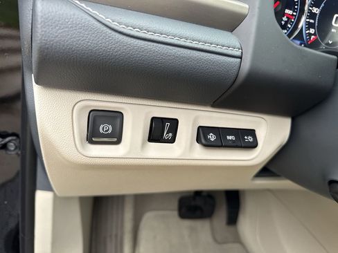 Used 2023 GMC Acadia Denali image 18