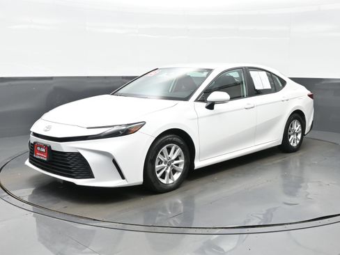 Used 2025 Toyota Camry LE w/ Convenience Package AWD/4WD image 2