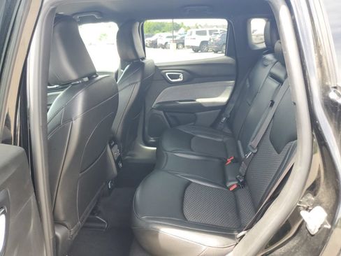 Used 2024 Jeep Compass Latitude AWD/4WD image 25