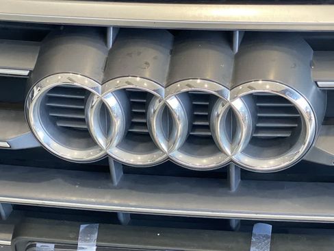 Used 2019 Audi Q5 2.0T Premium w/ Convenience Package AWD/4WD image 10