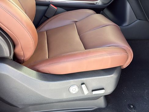 New 2026 Lincoln Navigator Reserve AWD/4WD image 10