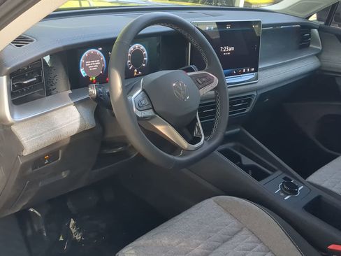 New 2025 Volkswagen Tiguan S image 10