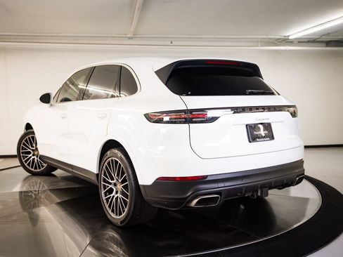 Certified 2023 Porsche Cayenne AWD/4WD image 3