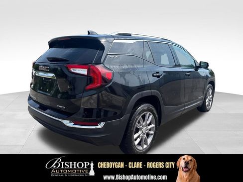 Used 2024 GMC Terrain SLT AWD/4WD image 11