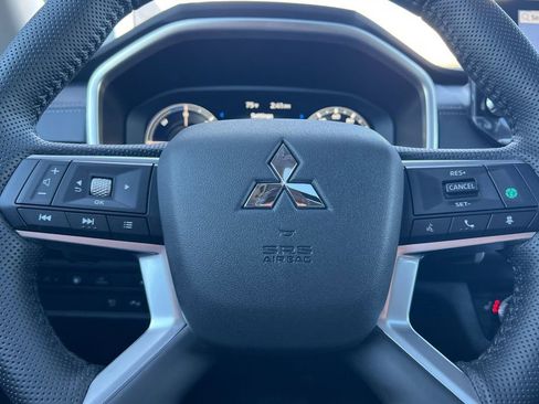 New 2025 Mitsubishi Outlander SEL image 26