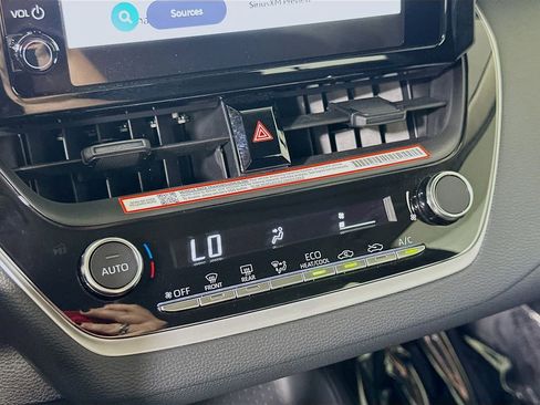 Used 2025 Toyota Corolla LE image 26