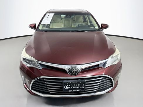 Used 2018 Toyota Avalon XLE Premium w/ Carpet Mat Package FWD image 2