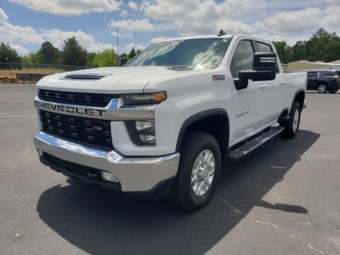 Used 2023 Chevrolet Silverado 2500 LT w/ Convenience Package AWD/4WD image 2