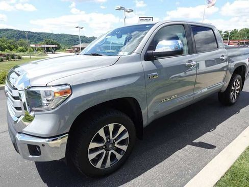 Used 2021 Toyota Tundra Limited w/ Limited Premium Package AWD/4WD image 2
