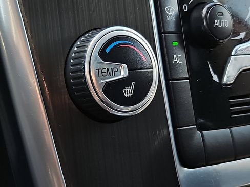 Used 2016 Volvo XC60 T5 Premier image 23