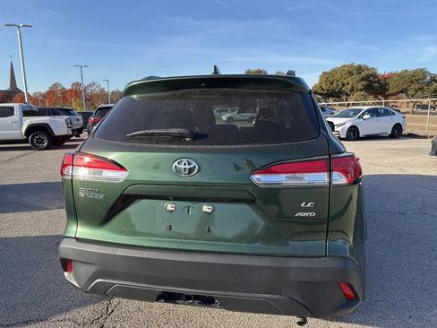 Used 2024 Toyota Corolla Cross LE image 7