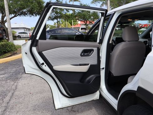 Used 2023 Nissan Rogue SV FWD image 22