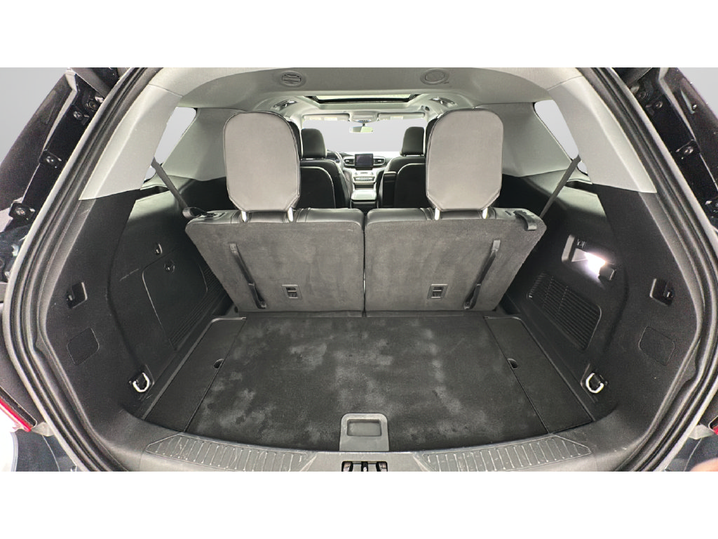 Used 2023 Ford Explorer XLT w/ Equipment Group 202A AWD/4WD image 21