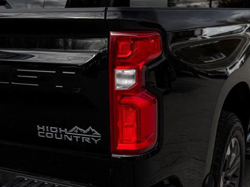 Used 2023 Chevrolet Silverado 1500 High Country w/ Z71 Off-Road Package image 39