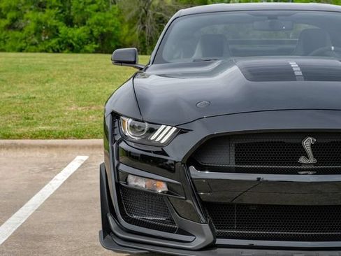 Used 2020 Ford Mustang Shelby GT500 w/ Carbon Fiber Track Pack RWD image 46