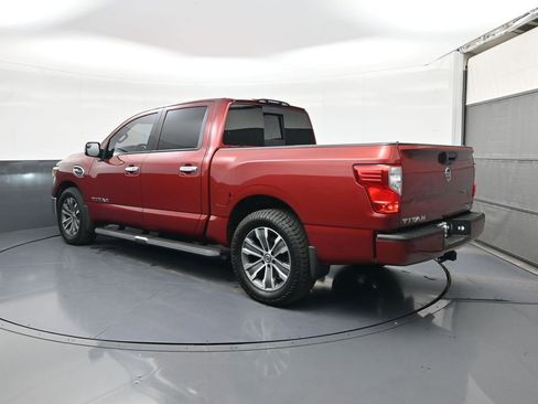 Used 2017 Nissan Titan SL image 5
