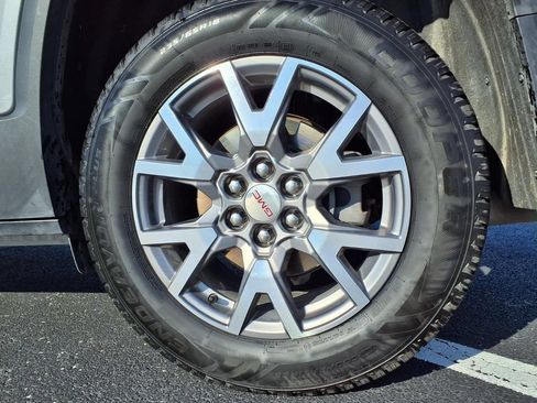 Used 2022 GMC Acadia SLT FWD image 38