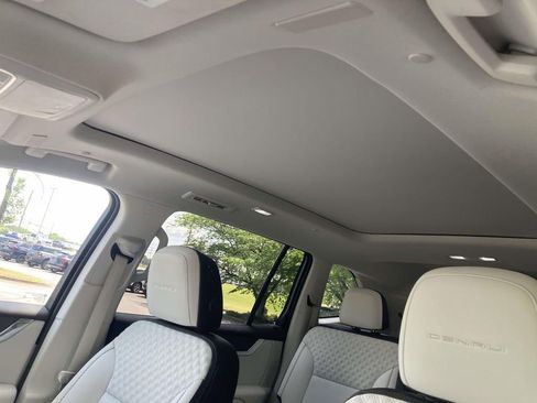 Used 2024 GMC Acadia Denali FWD image 14