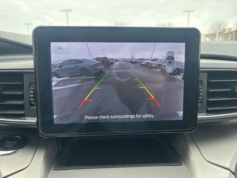 Used 2022 Ford Explorer XLT w/ Equipment Group 202A image 27