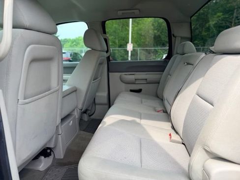 Used 2013 Chevrolet Silverado 2500 LT w/ Interior Plus Package AWD/4WD image 23