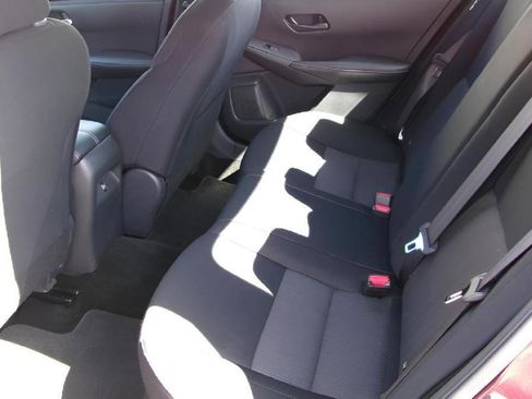 Used 2024 Nissan Sentra SV FWD image 10