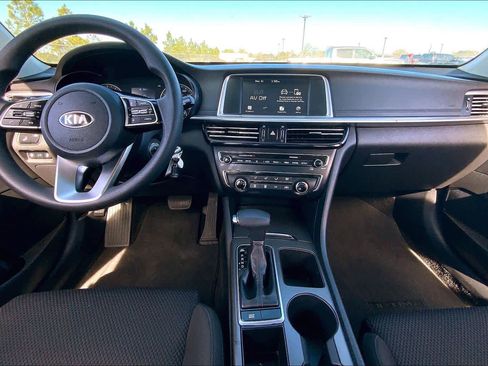 Used 2020 Kia Optima LX image 14