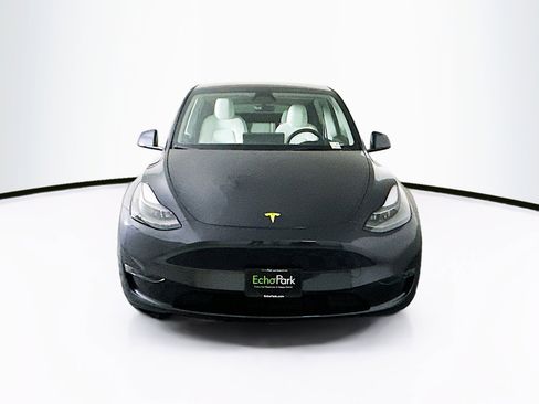 Used 2024 Tesla Model Y Long Range image 2